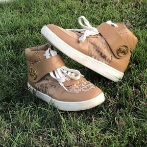 ✨ Michael Kors Shoes ✨